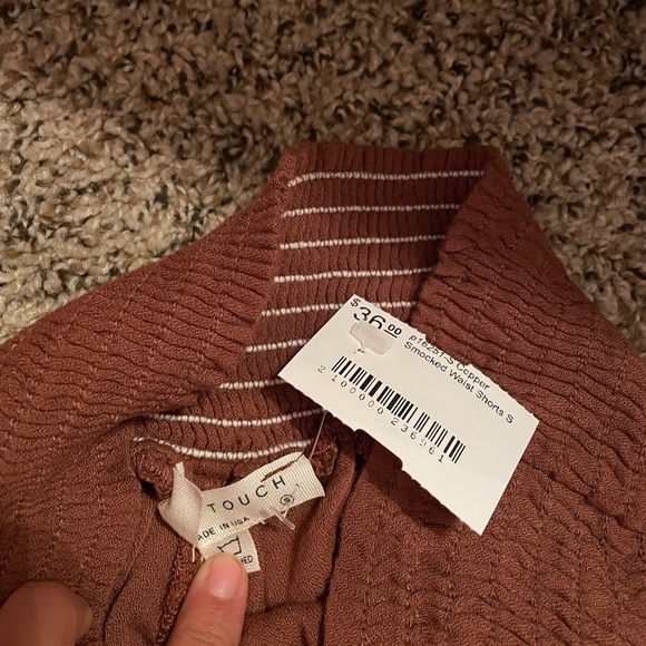 flowy shorts - Picture 2 of 2